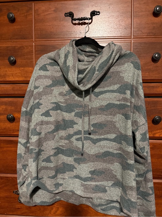 Maurices Other - Women’s Gray Camouflage Hooded Pullover Sweater set